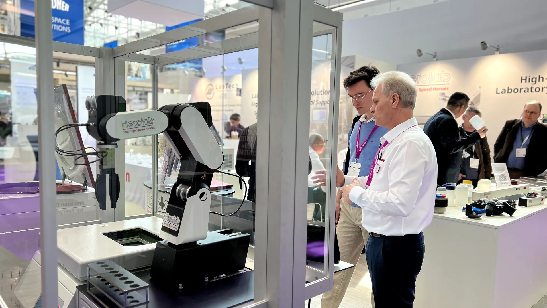 RobotCen für automatisierte Laborprozesse