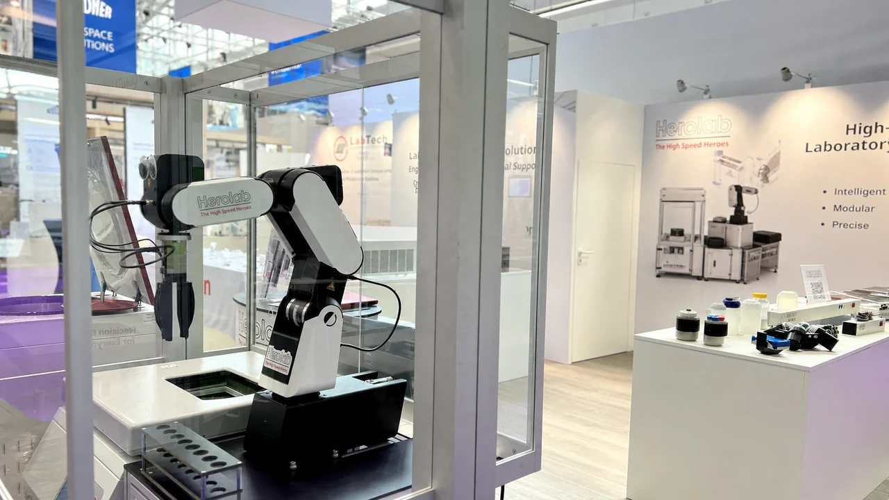RobotCen – robotergestützte Probenhandhabung